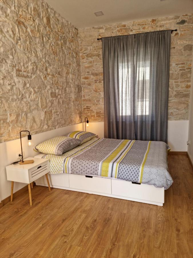 Central Studio Apartment Пула Экстерьер фото